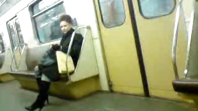 Маш сайн : Төгсөлтийн үдэшлэгийн хатан хаан тэр хар залуутай хатуу шулуун гэдсээр секс хийж байна Халуун порно кино