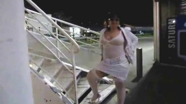 Маш сайн :  Гайхамшигтай MILF нь асар том хөхтэй авдаг том тахиа дотор Халуун порно кино 
