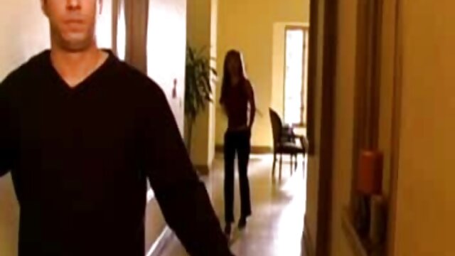 Маш сайн :  Лехер угаалгын газар эхнэрийнхээ том хөхтэй эгчийг цоорхойд нь зөндөө Халуун порно кино 